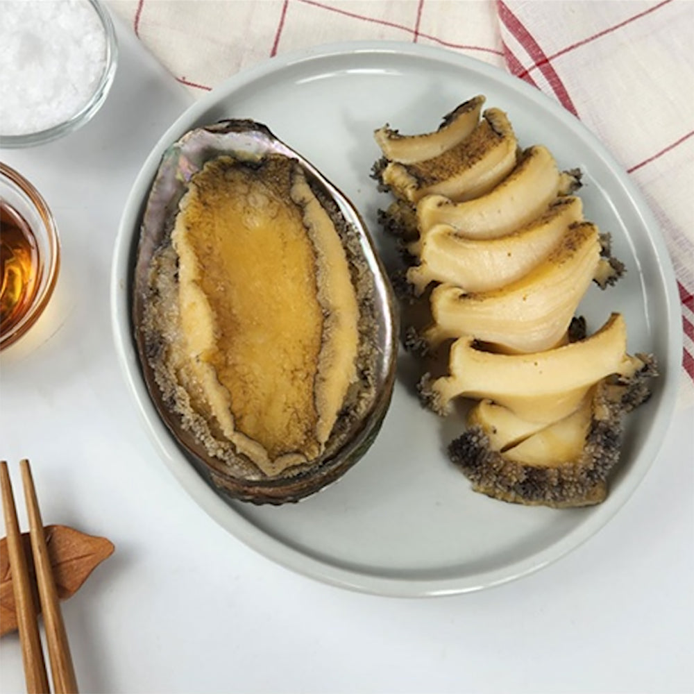 Wando Mom abalone slices on a plate