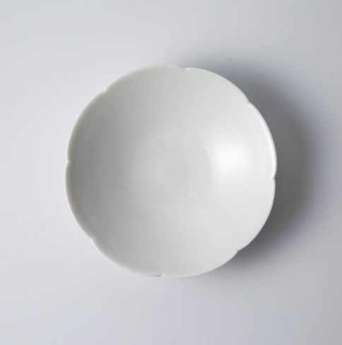Flower 08 plate, empty white round plate with smooth rim