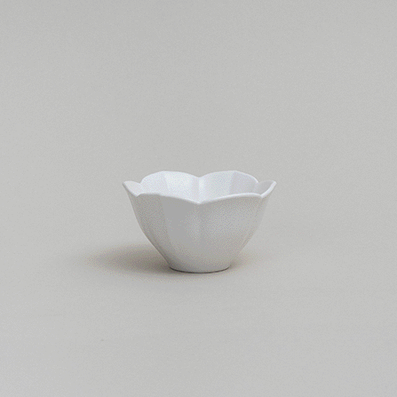 Flower tiny bowl set: small white flower-shaped bowl with petal-like top edge.