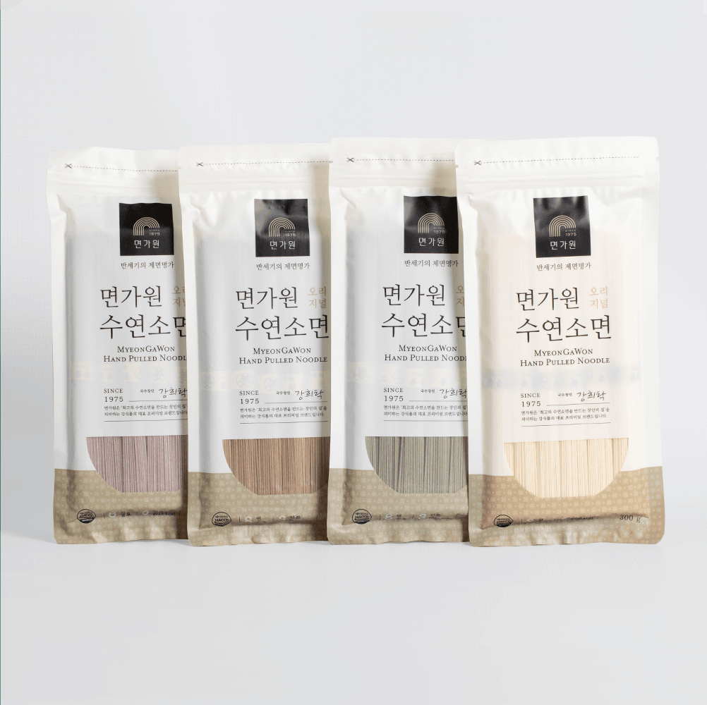 Hand pulled noodle pouch set, with light beige noodle-filled packages